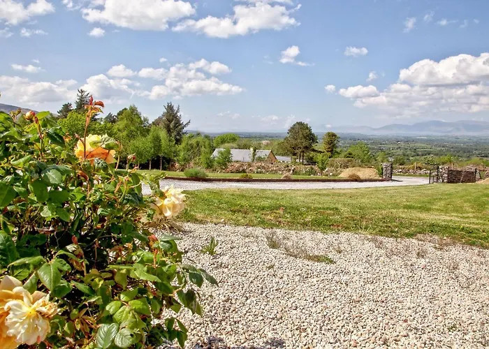 Silver Birch House * Laune Bridge